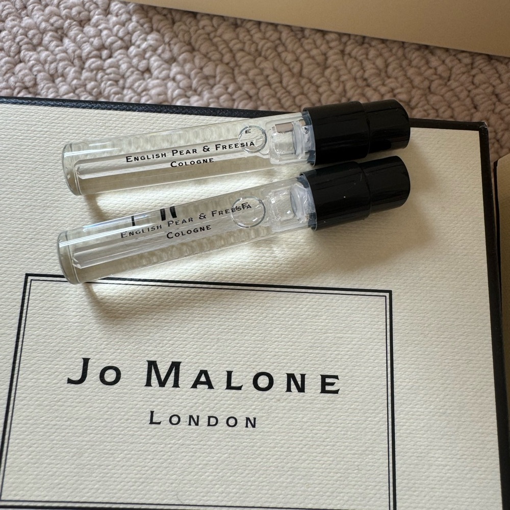 Jo Malone English Pear & Freesia and Peony & Blush Suede - Picture 2 of 4